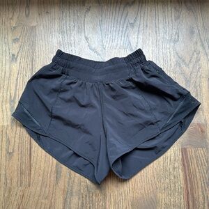Lululemon size 0 hottie hot low rise shorts 2.5 length